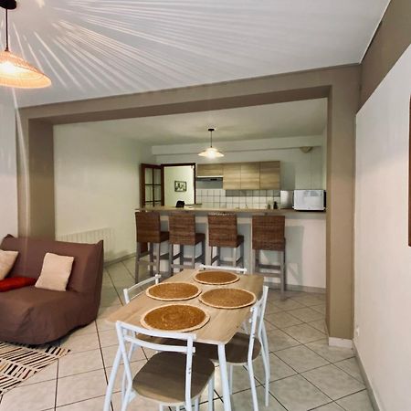 Appartement Au Centre-Ville Avec Cour Langres Kültér fotó