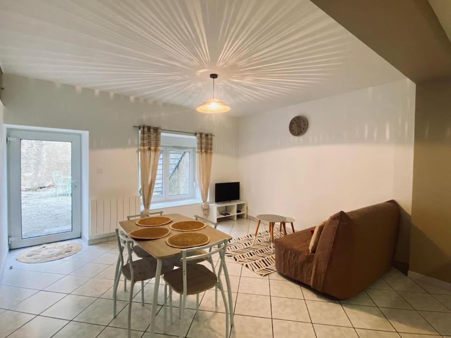 Appartement Au Centre-Ville Avec Cour Langres Kültér fotó