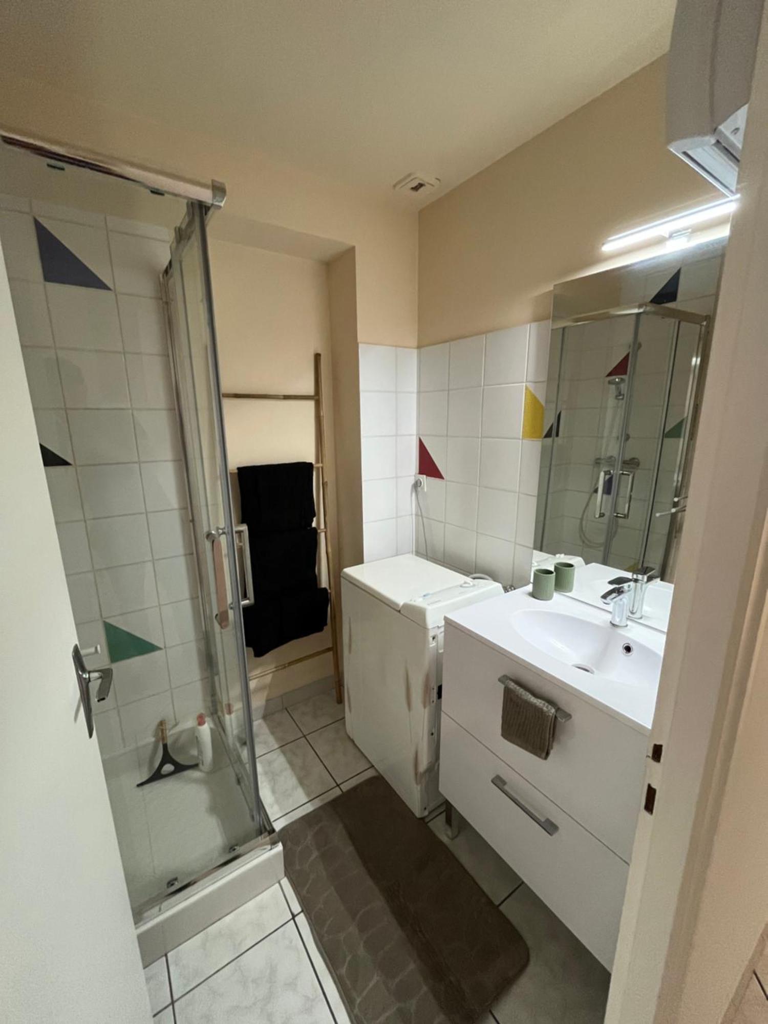 Appartement Au Centre-Ville Avec Cour Langres Kültér fotó